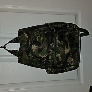 Lug Camo Hatchback 3